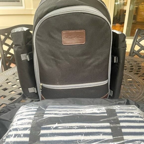 Picnic Backpack for four - Picture 1 of 3